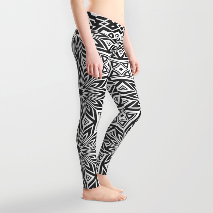 black-and-white--leyana-series-3_leggings